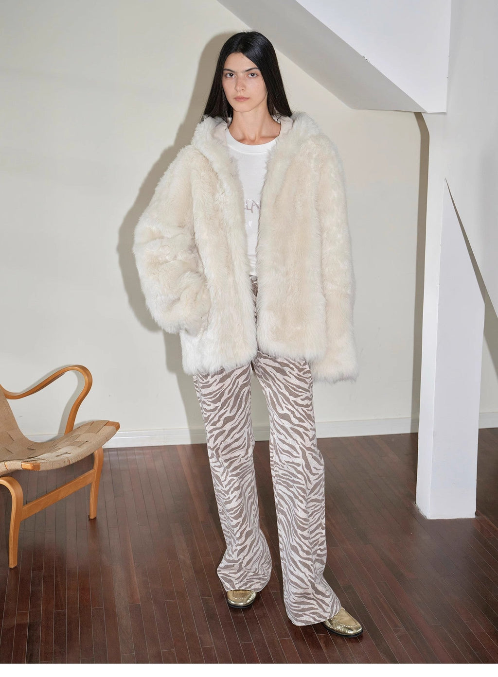 Manteau d'hiver toscan à capuche en peau de mouton bouclée, silhouette décontractée « Neige d'hiver »