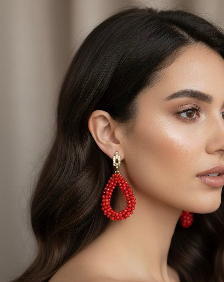 Les boucles d'oreilles rouges Nina