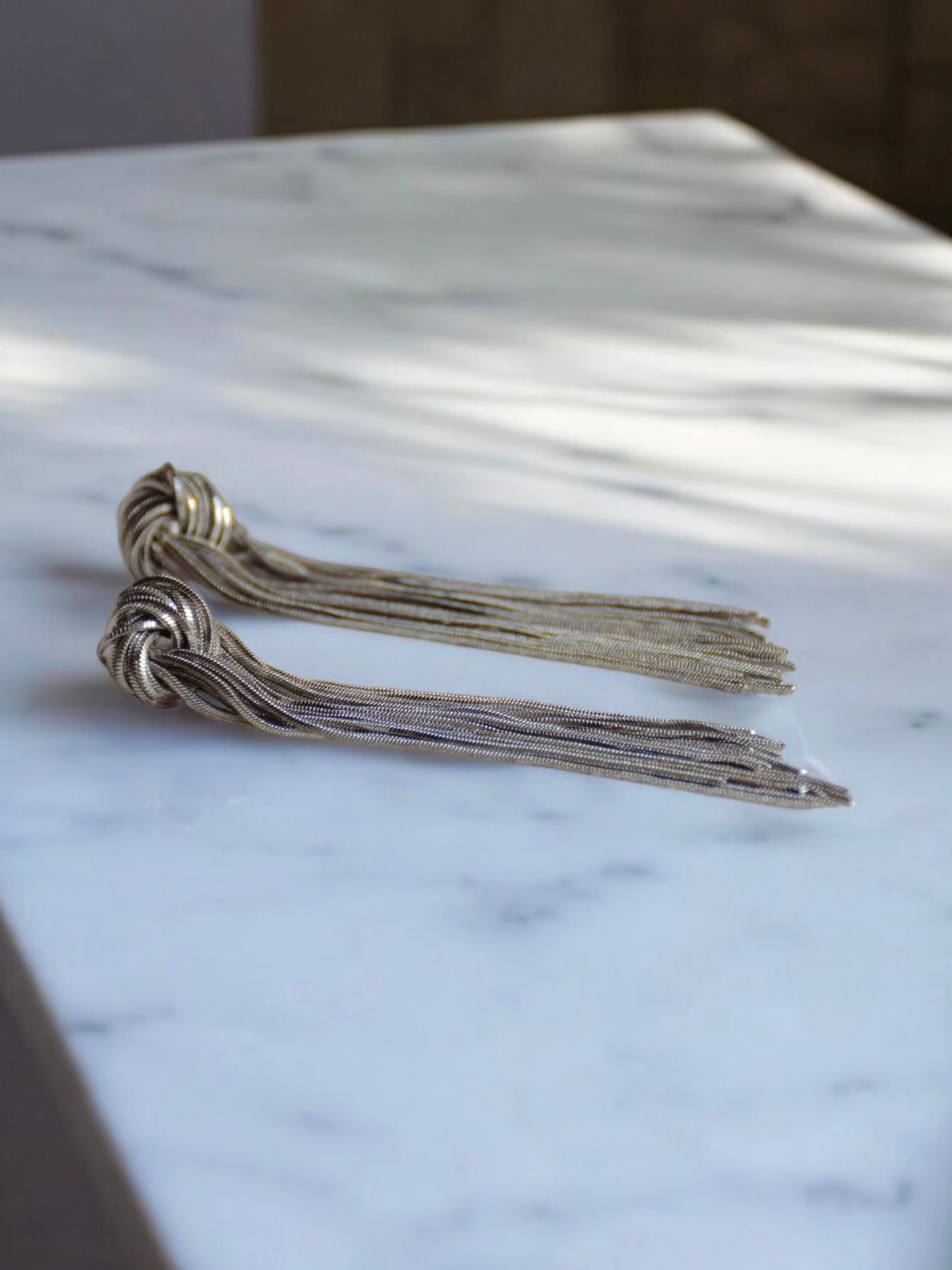 Les boucles d'oreilles Victoria en argent 