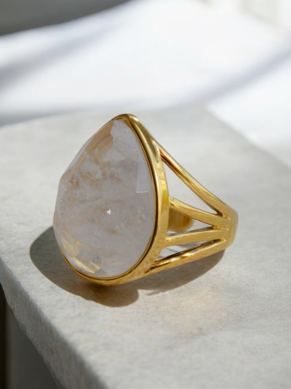 Bague de beauté en quartz clair