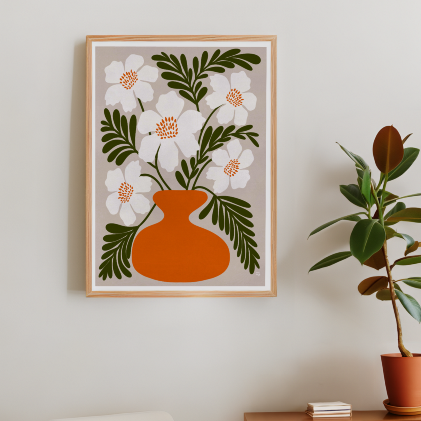 Grafisk Retro Blomsterposter – Vita Vallmoblommor, Orange Vas och Gröna Blad