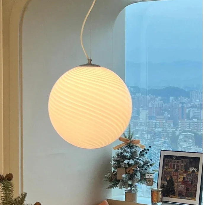 Lampe suspendue tourbillonnante en verre soufflé à la main – Design d'inspiration vintage