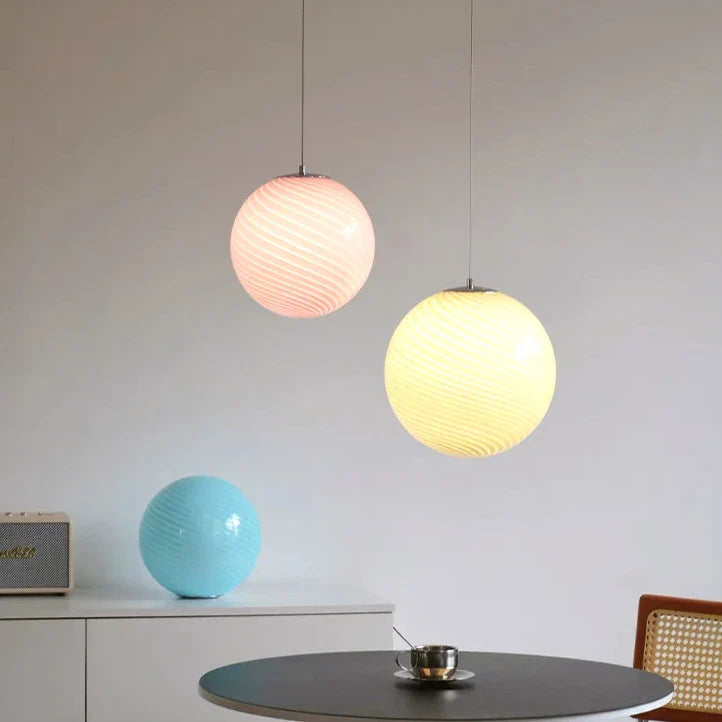 Lampe suspendue tourbillonnante en verre soufflé à la main – Design d'inspiration vintage