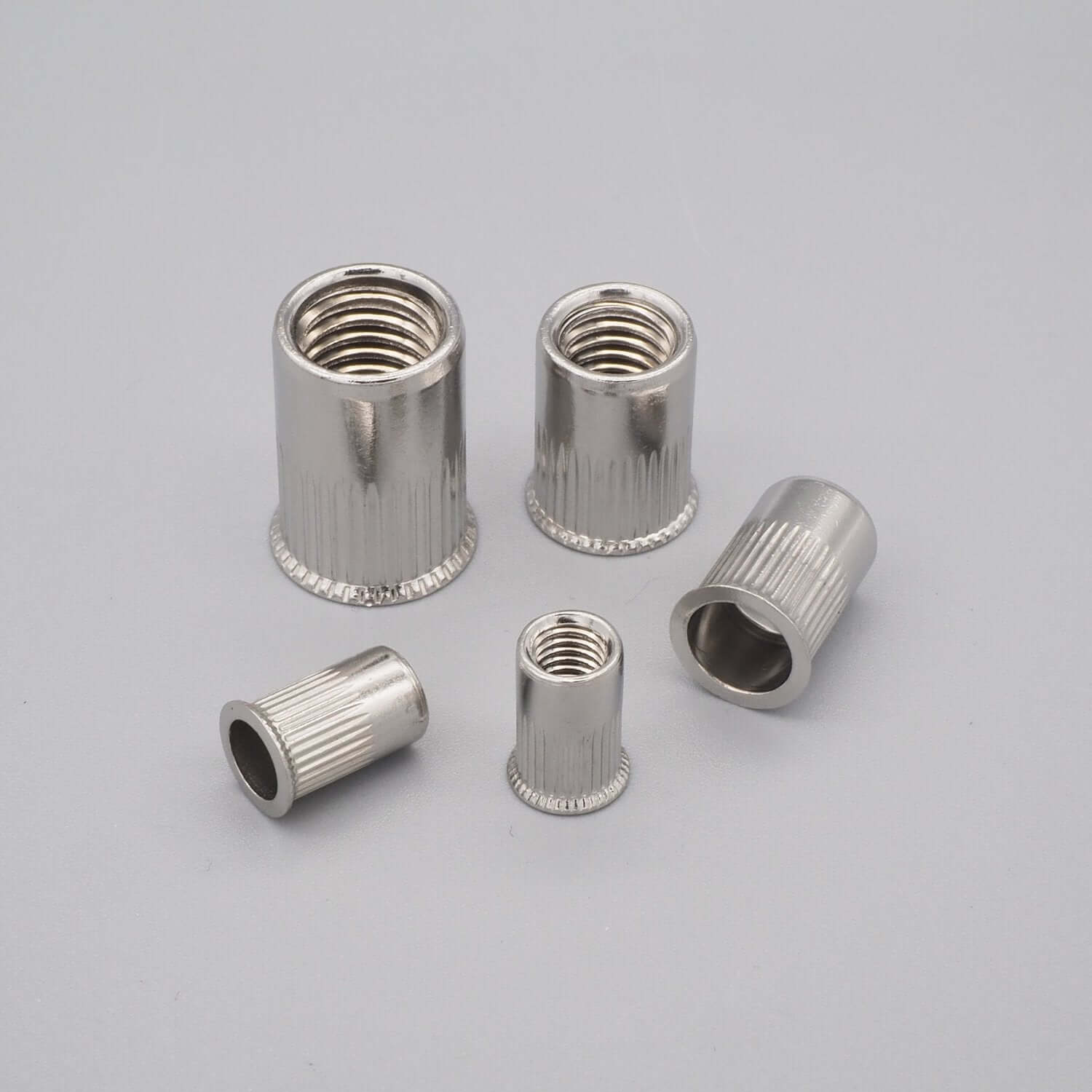 Blindnitmutter | Litet försänkt huvud | A2