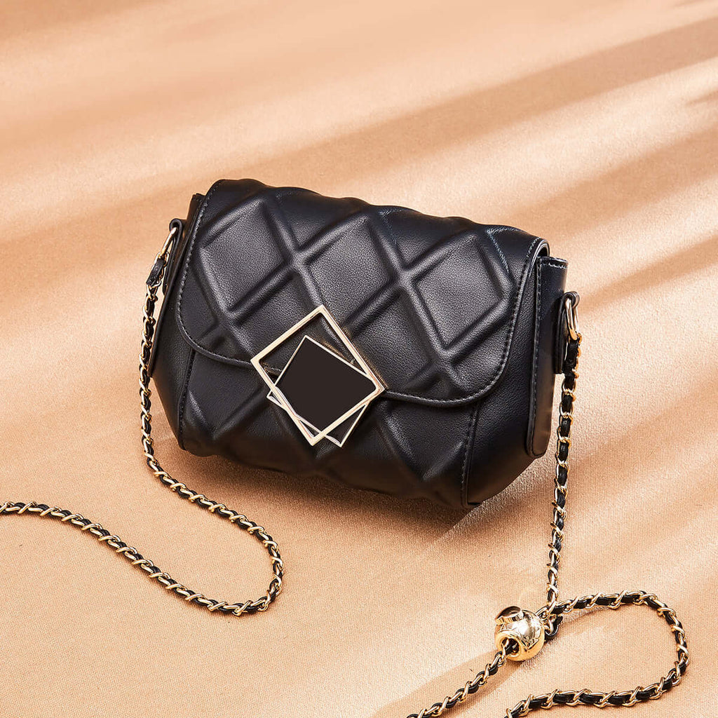 Geometric Lock Quilted Shoulder Bag-2