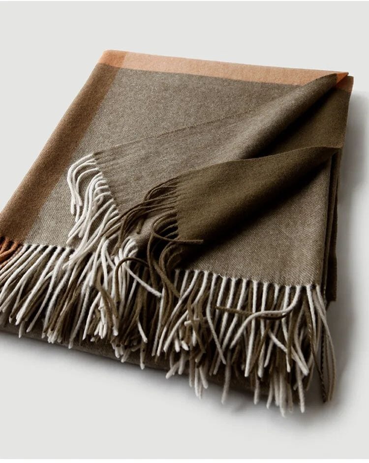 Lyxig Lammullsfilt med Fransar – Perfekt för Hem, Resor & Mysiga Stunder