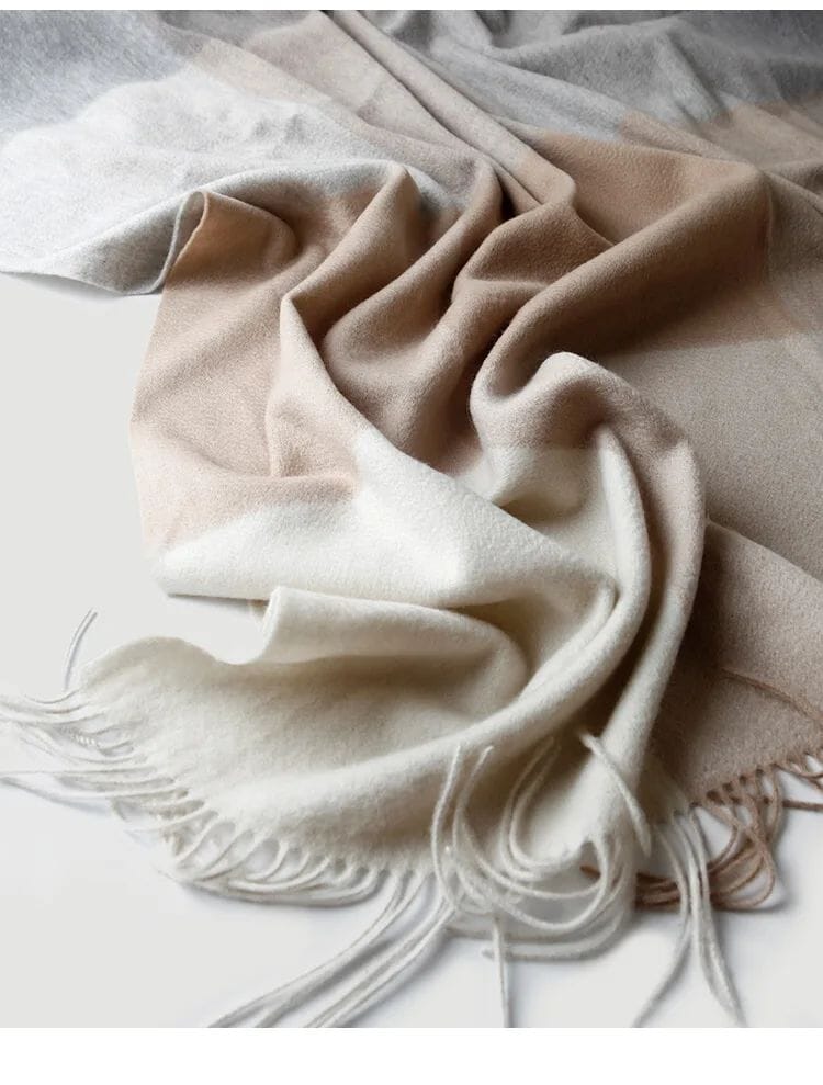 Lyxig Lammullsfilt med Fransar – Perfekt för Hem, Resor & Mysiga Stunder