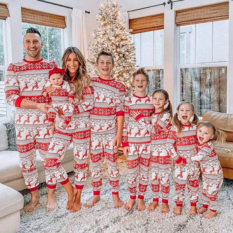 Familje julpyjamas – matchande pyjamas för hela familjen